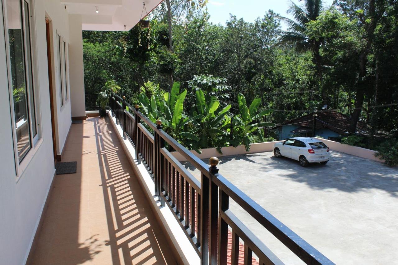 Апартаменты Sri Lakshmi Estates Siddapura  Экстерьер фото